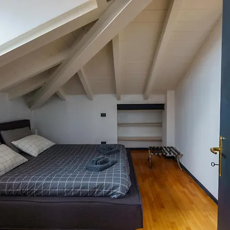 Elegante Mansarda Vicino Al Centro Apartment Brescia